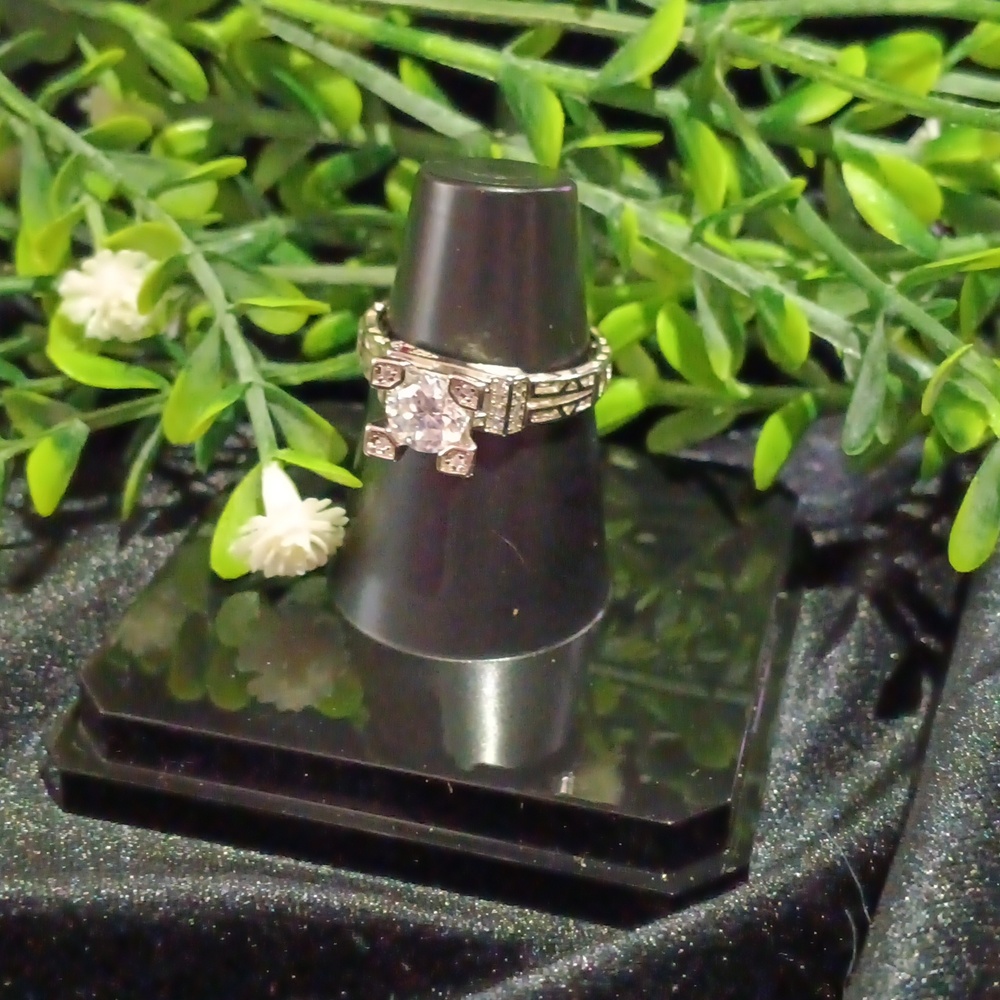 Eiffel Tower White Gold Moissanite With Ruby Accents Sz 8